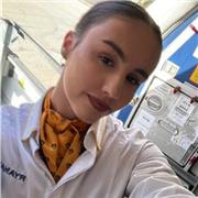 Soy azafata de vuelo, en una empresa irlandesa! Con mas de dos años de experiencia!